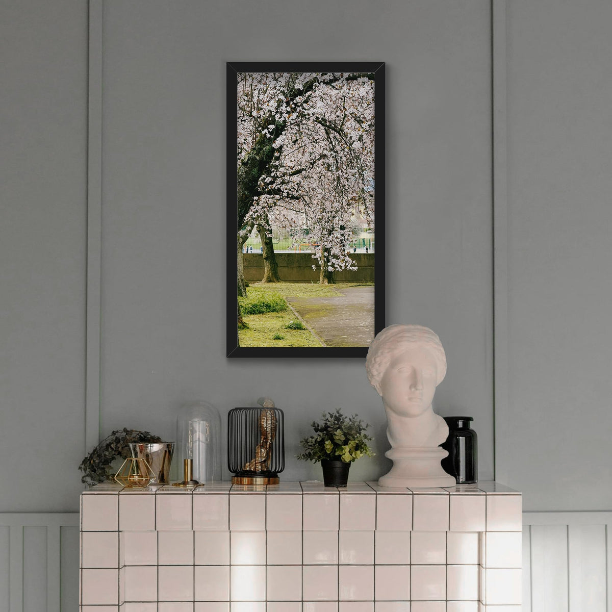 Picrit 10x20 frame hanging mount enables vertical or horizontal wall layout