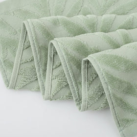Pidada giftable green towels set makes a thoughtful housewarming gift.