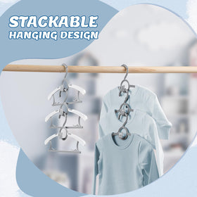 PIGLOG stackable design keeps kids’ clothes organized in a compact closet.