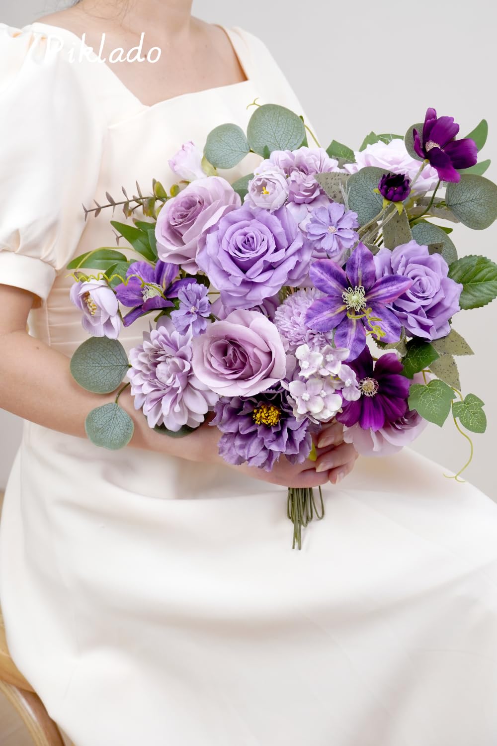 Piklado packaging includes 29 flowers and leaves for quick setup.