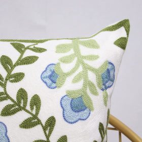 Versatile for couch, bed, sofa, or decorative display.