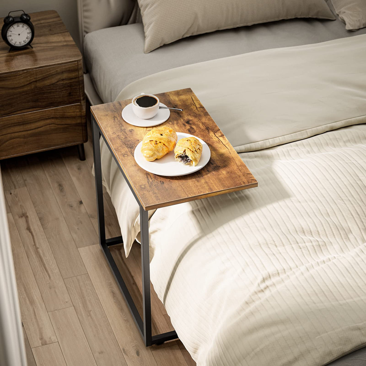 Pipishell matte-frame c-table showcasing sturdy build and smooth operation.