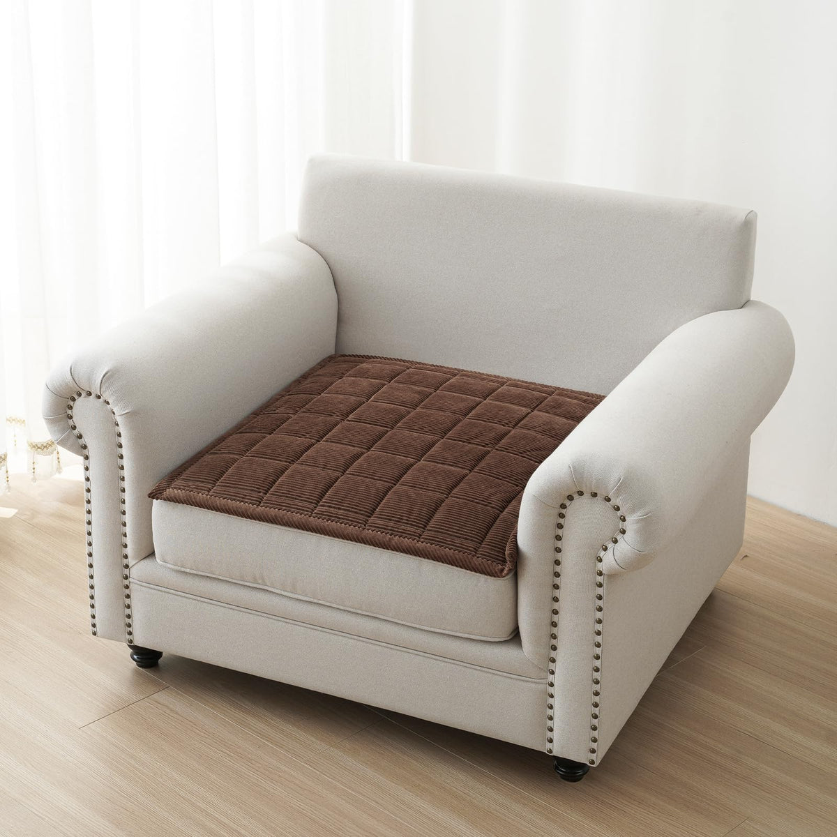 PJLZJFBY dog couch cover non-slip back keeps furniture secure during play.