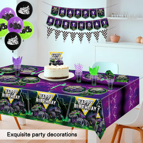 Planzivo napkins and straws completing the coordinated party look
