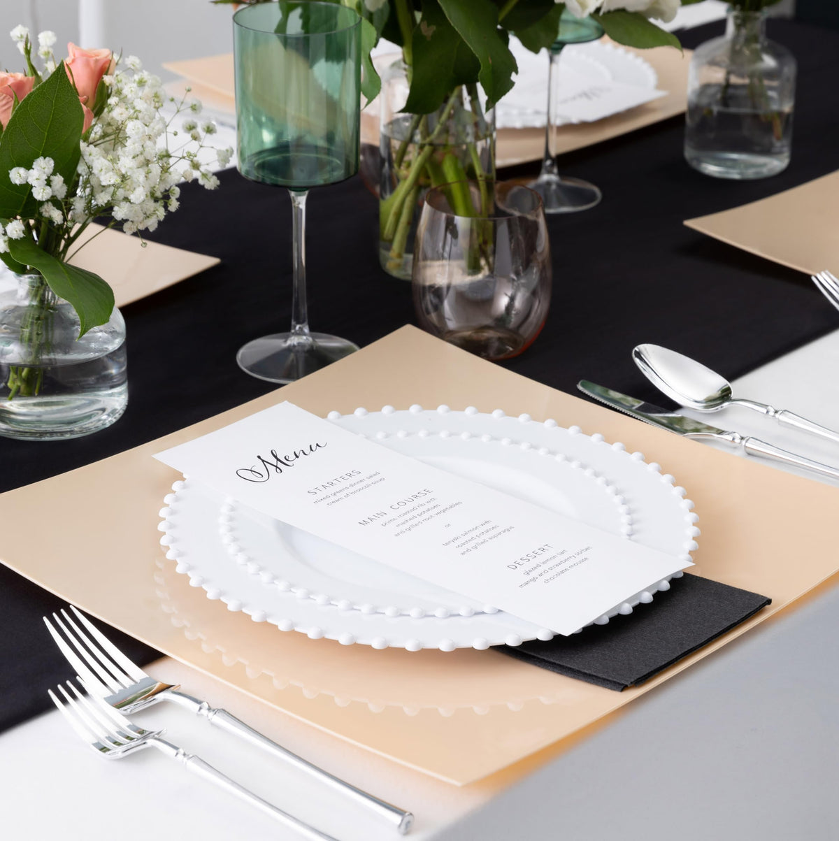 PlasticPRO heavy-duty disposable plates in 7-inch and 10-inch sizes.
