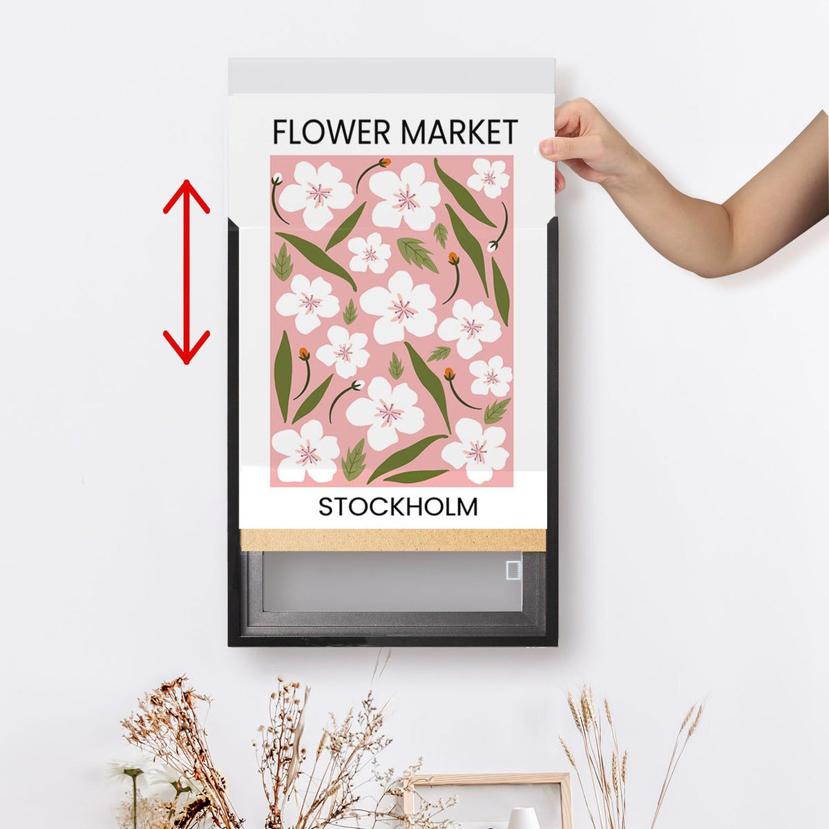 High-definition plexiglass on Podronale frame protects posters clearly.