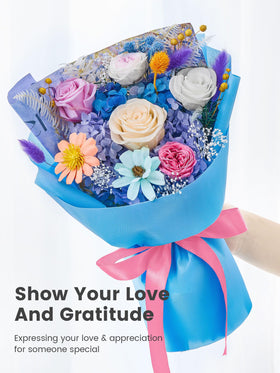 Polylove handmade bouquet arrives in a luxe gift box for a premium unboxing moment