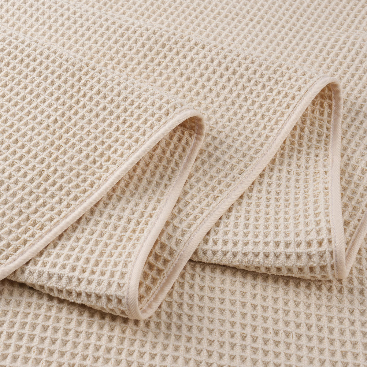 POLYTE OEKO-TEX Standard 100 certified towel emphasizing safe materials.