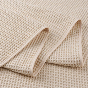 POLYTE OEKO-TEX Standard 100 certified towel emphasizing safe materials.