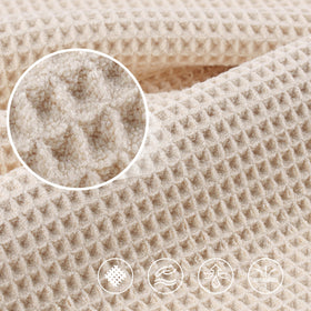POLYTE rounded-corner design of the towel prevents snags and feels gentle.