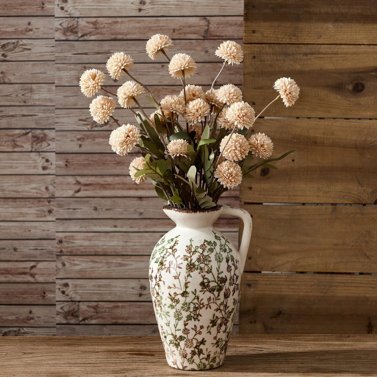 PORCER vase-gloss glaze offers a refined finish that catches light.
