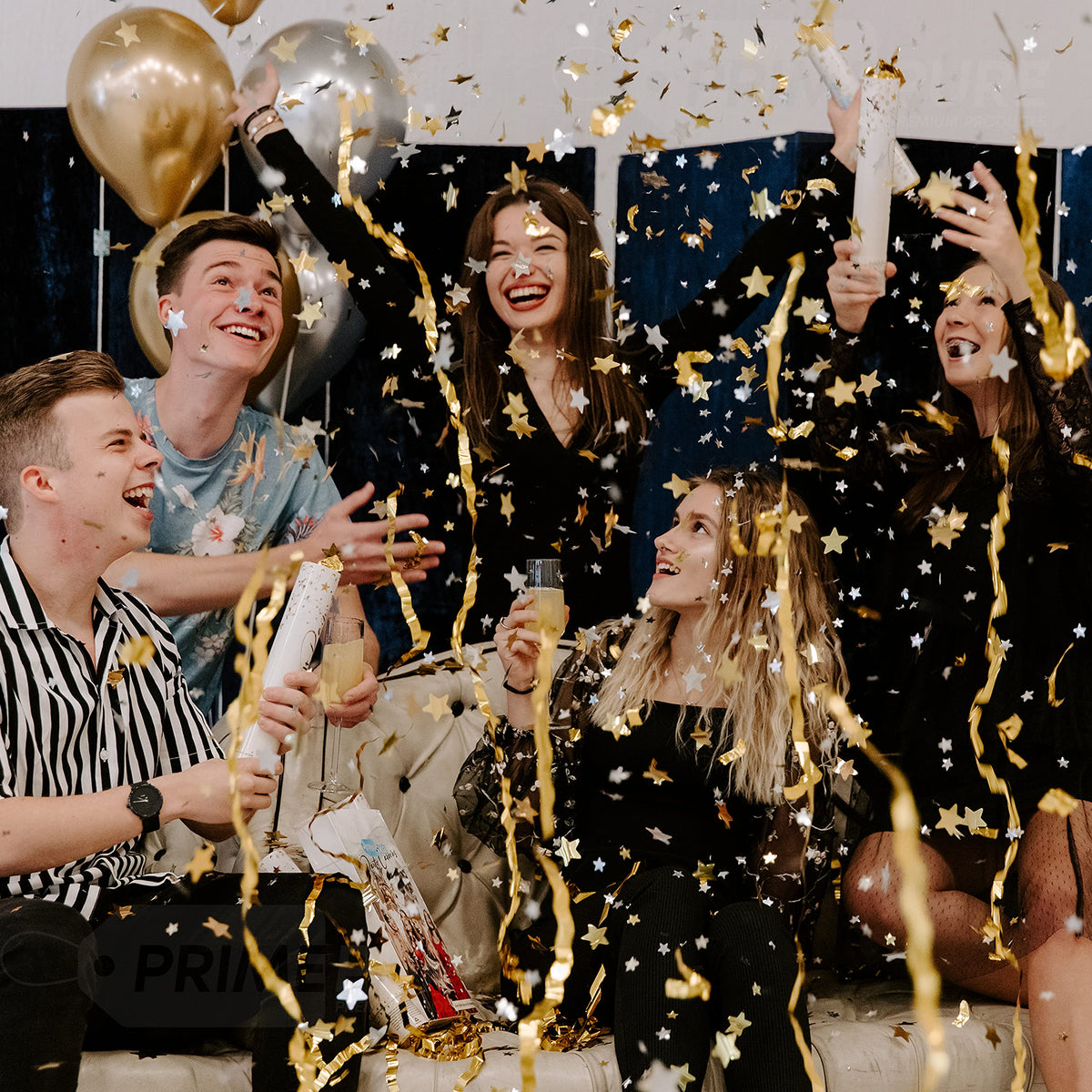 PrimePure gold star confetti popper for glittery moments in photos