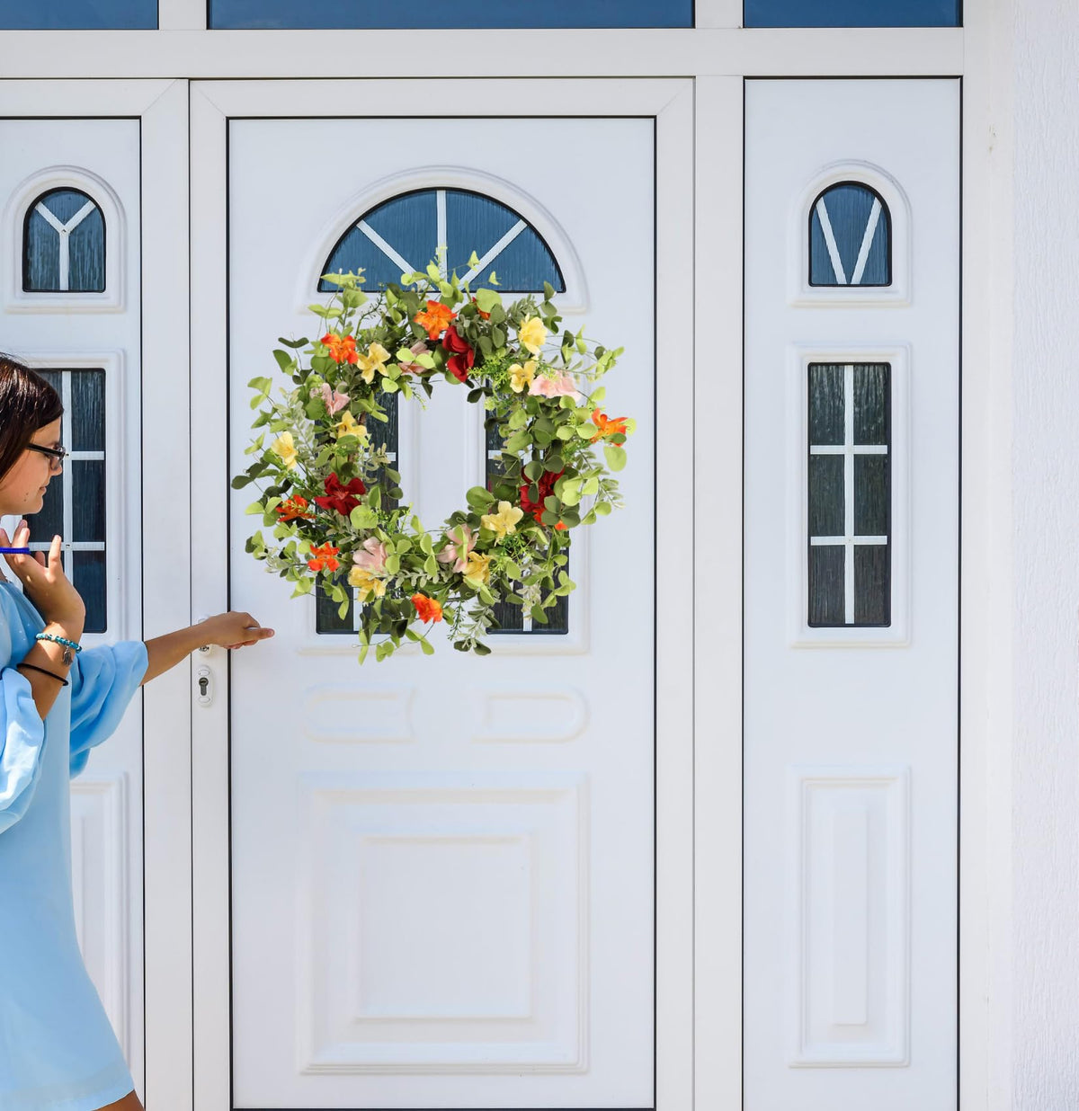 Pudate UV-resistant wreath showing durable base and weather-ready appeal.