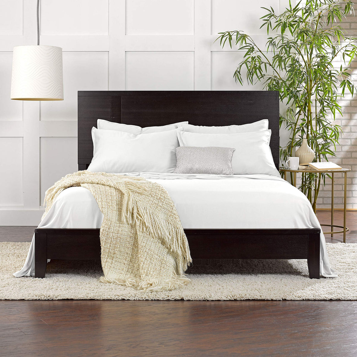 Pure Bamboo envelope pillowcase closure illustrates secure, neat sleeping surface