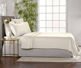 Flat sheet drapes smoothly with a luxurious sateen weave.