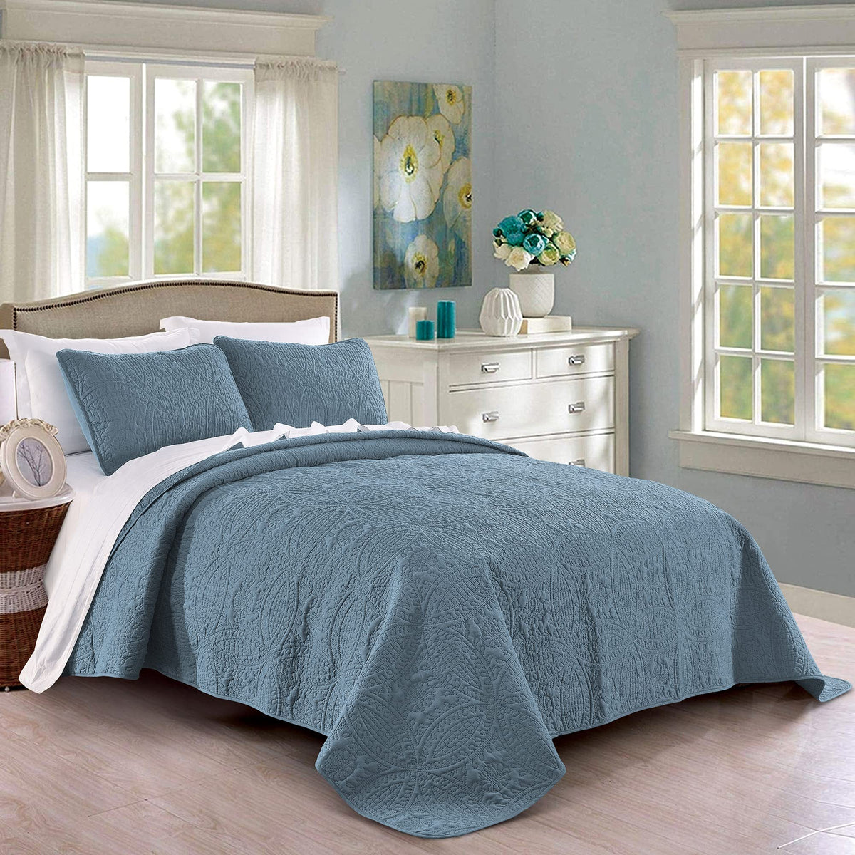 Pure Bedding ash blue quilt full/queen front view, soft all-season microfiber