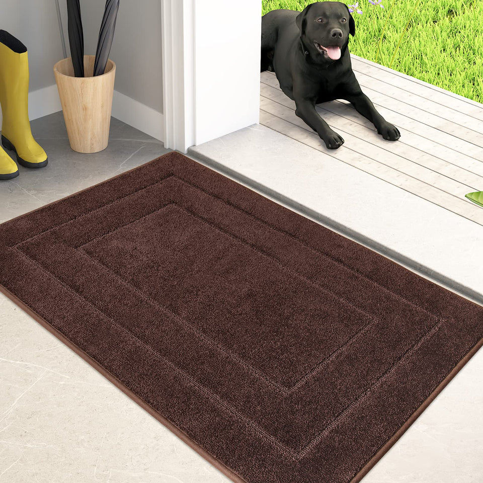 PURRUGS dirt-trapping door mat captures moisture and dirt from shoes.