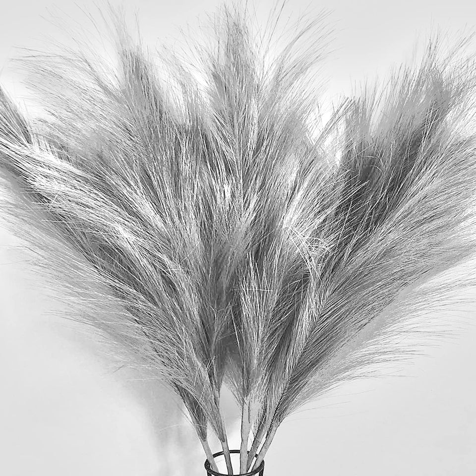 Pusuny faux pampas grass 7-branch set adds soft texture to any table centerpiece