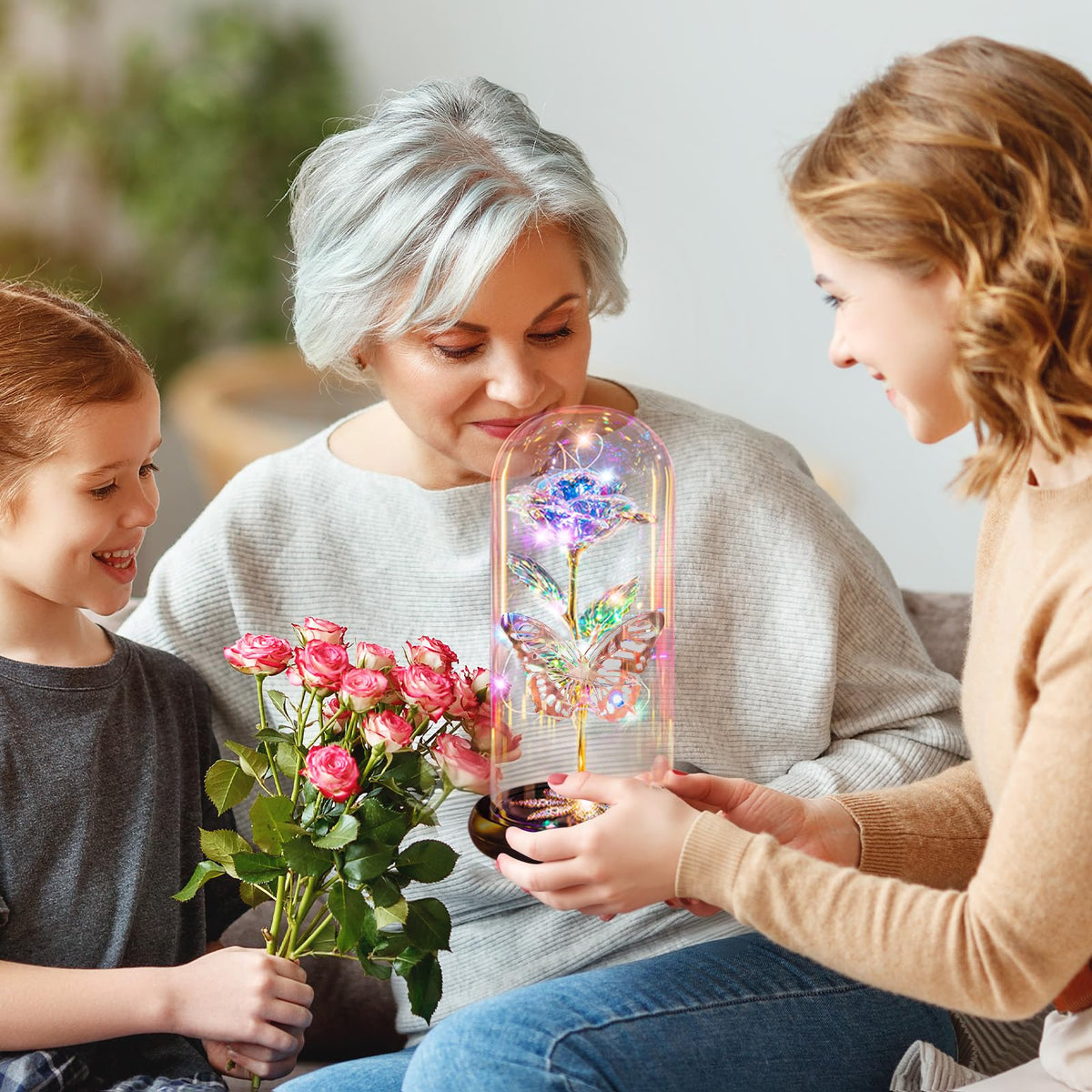 Pusuny preserved-rose gift emits warm light for cozy spaces.