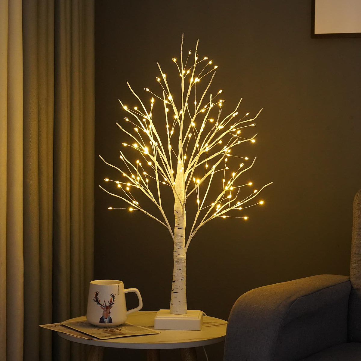 PXBNIUYA USB or battery power keeps the tree flexible for placement.