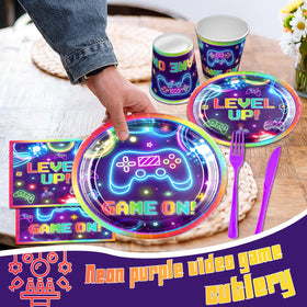 Pymurod nine-inch dinner plates support easy meal service with bold gamer visuals.