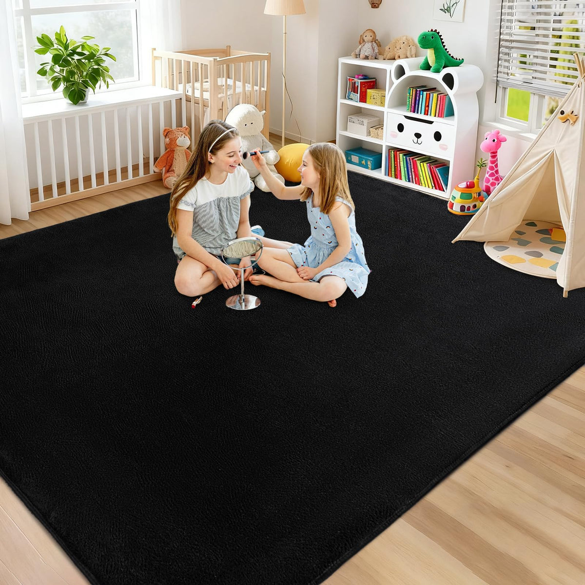 QDUIDU rug with non-slip backing keeps it securely in place on floors.