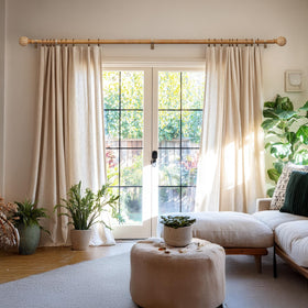 QDWIS heavy-duty 1-inch curtain rod provides sturdy drapery support