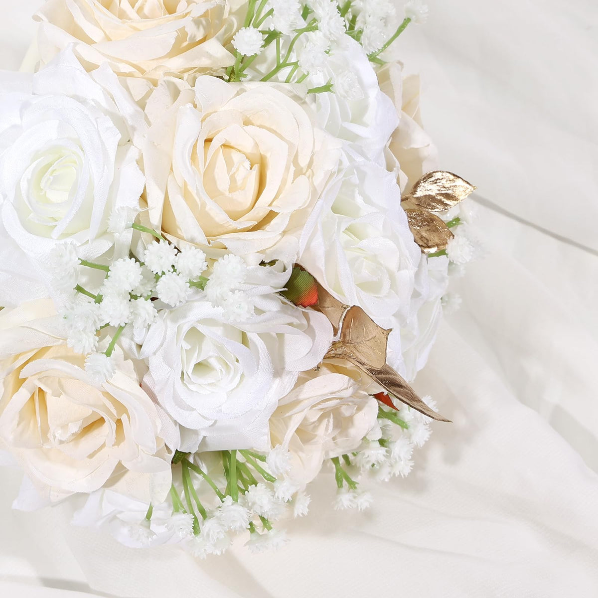 Qeedy silk roses stay beautiful for photos, keepsakes, or decor