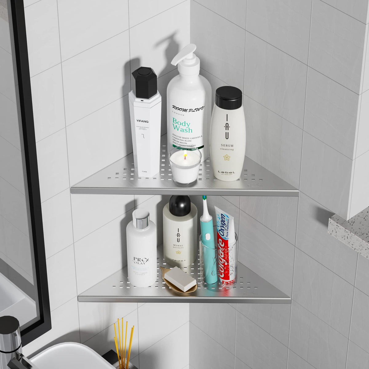 Qeke easy-clean surface simplifies maintenance after showers.
