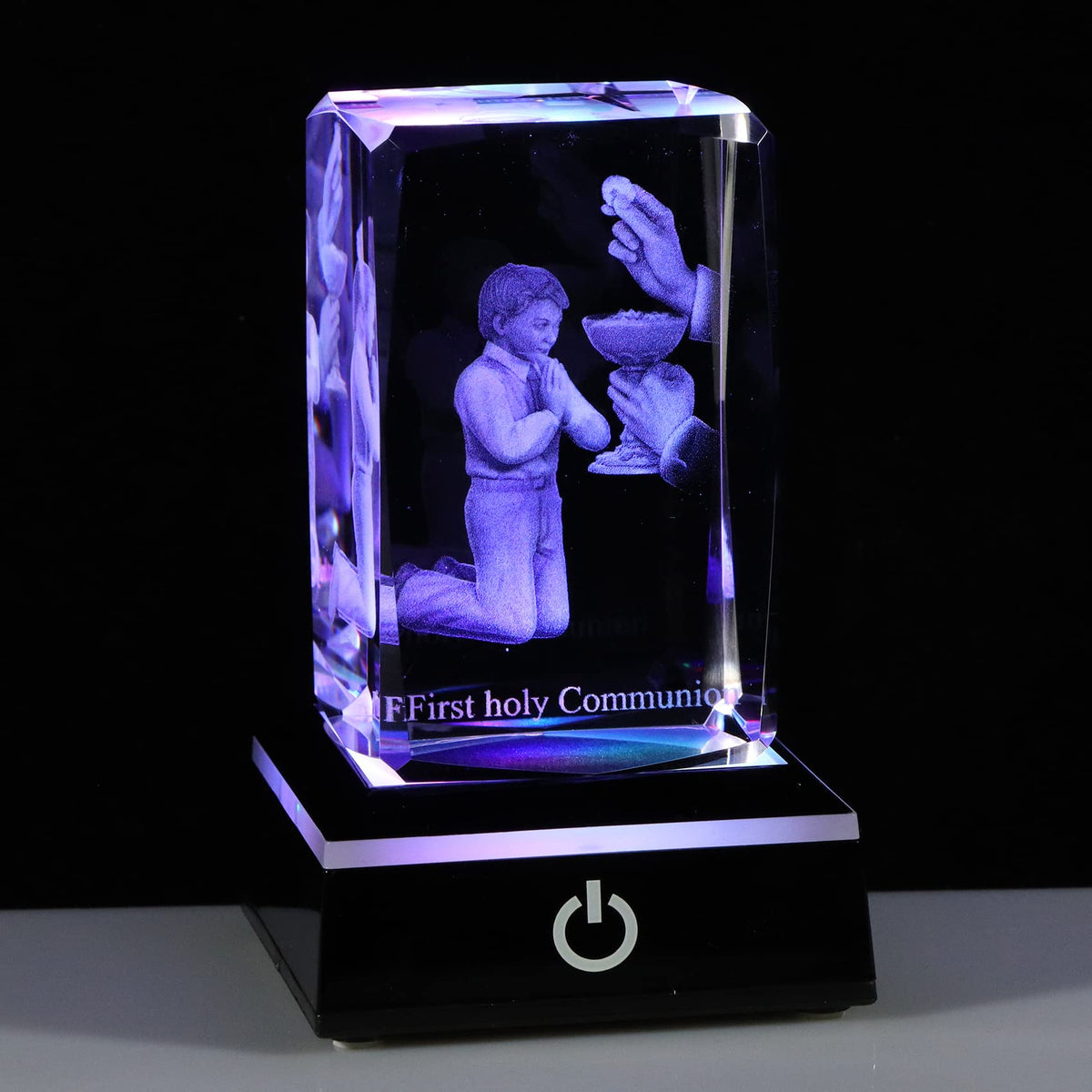 Qianwei crystal praying boy figurine with clear 3D engraving for First Communion keepsake.