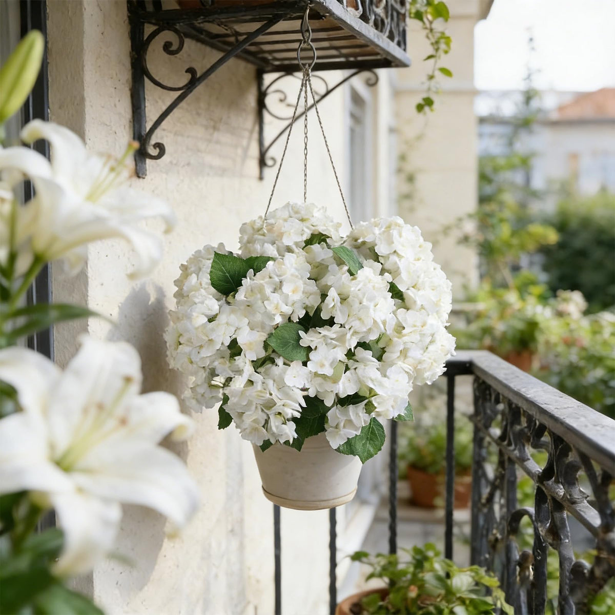 QIANYUN realistic hydrangea look without watering or pruning required.
