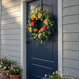 Qiexuxing adaptable spring-summer decor brightens entryways and indoor spaces.