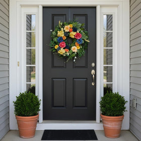 Qiexuxing indoor-outdoor wreath offers versatile décor for porch, patio, or wall.