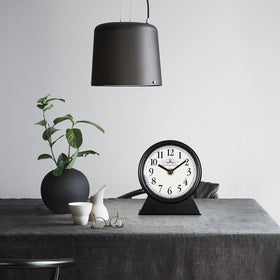 QIYAODECO vintage clock metal frame closeup emphasizing durable craftsmanship