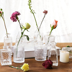 QLOFEI Vase features a patterned finish that catches light beautifully.