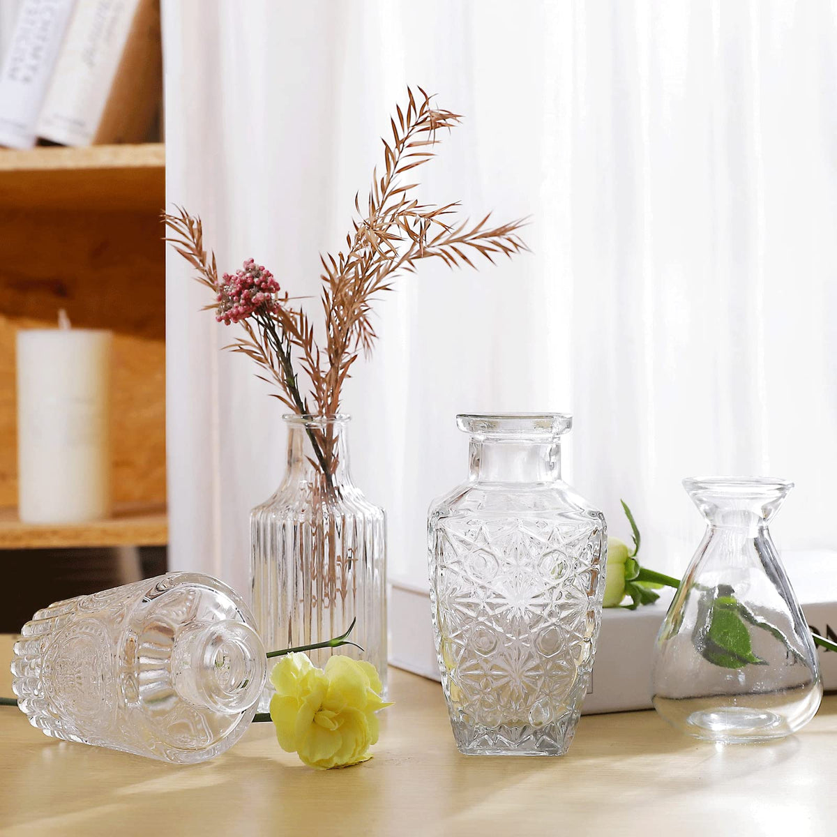 QLOFEI Mini vases with thick walls and non-slip bases.