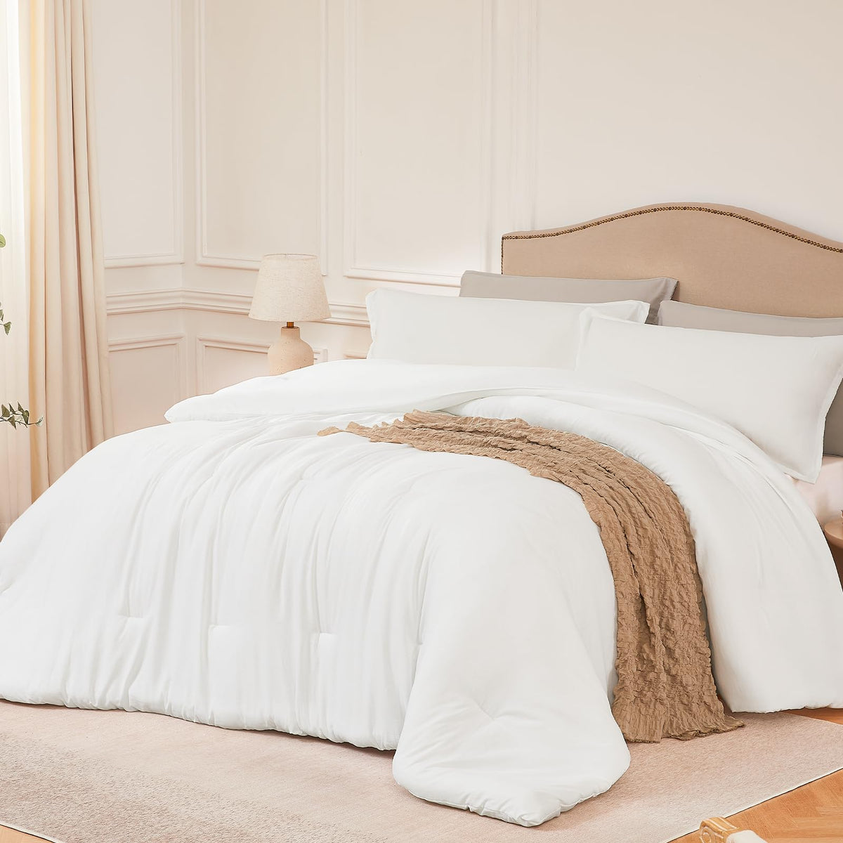 Quataly Queen Comforter Set White top view shows cloudlike softness for cozy nights.
