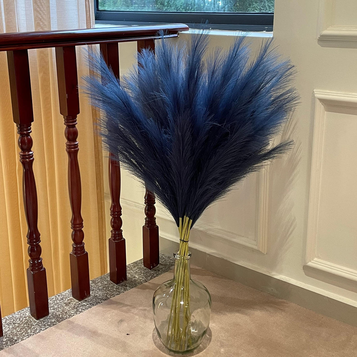 QUBITFUL blue pampas grass stem detail shows bendable wire for easy reshaping.