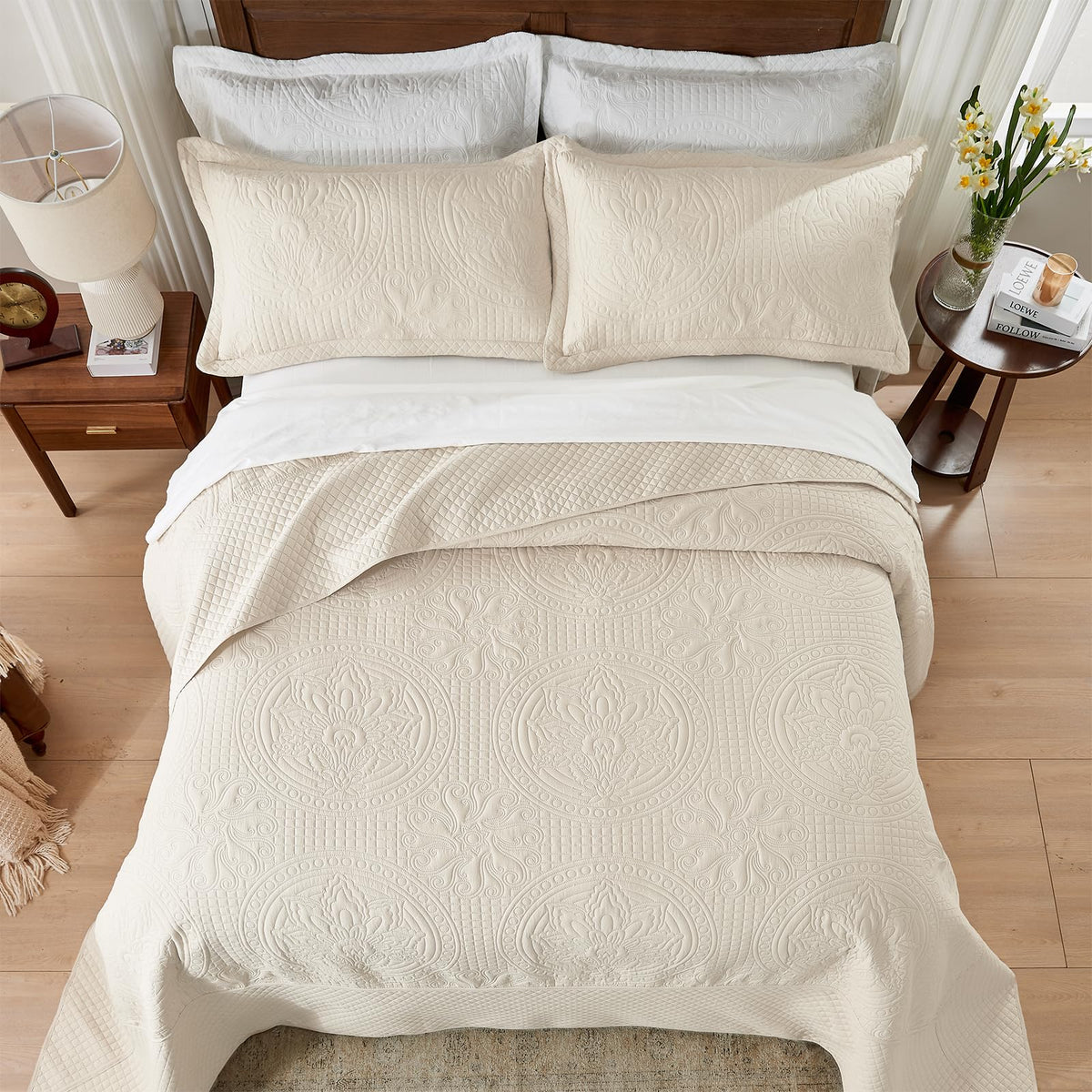 Qucover vacuum-packed packaging keeps bedspread clean and easy to handle