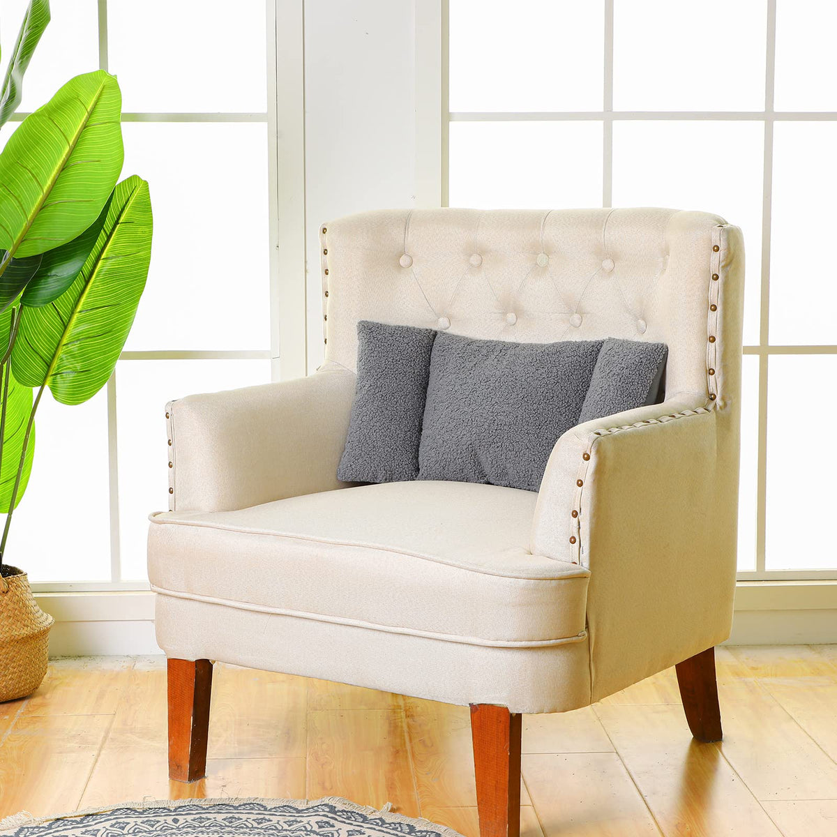 Queekay car-seat lumbar cushion provides steady back support on the go