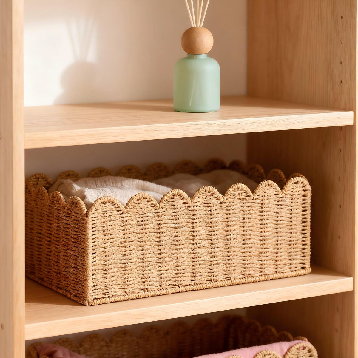 Quincry scalloped basket small-size design fits compact spaces