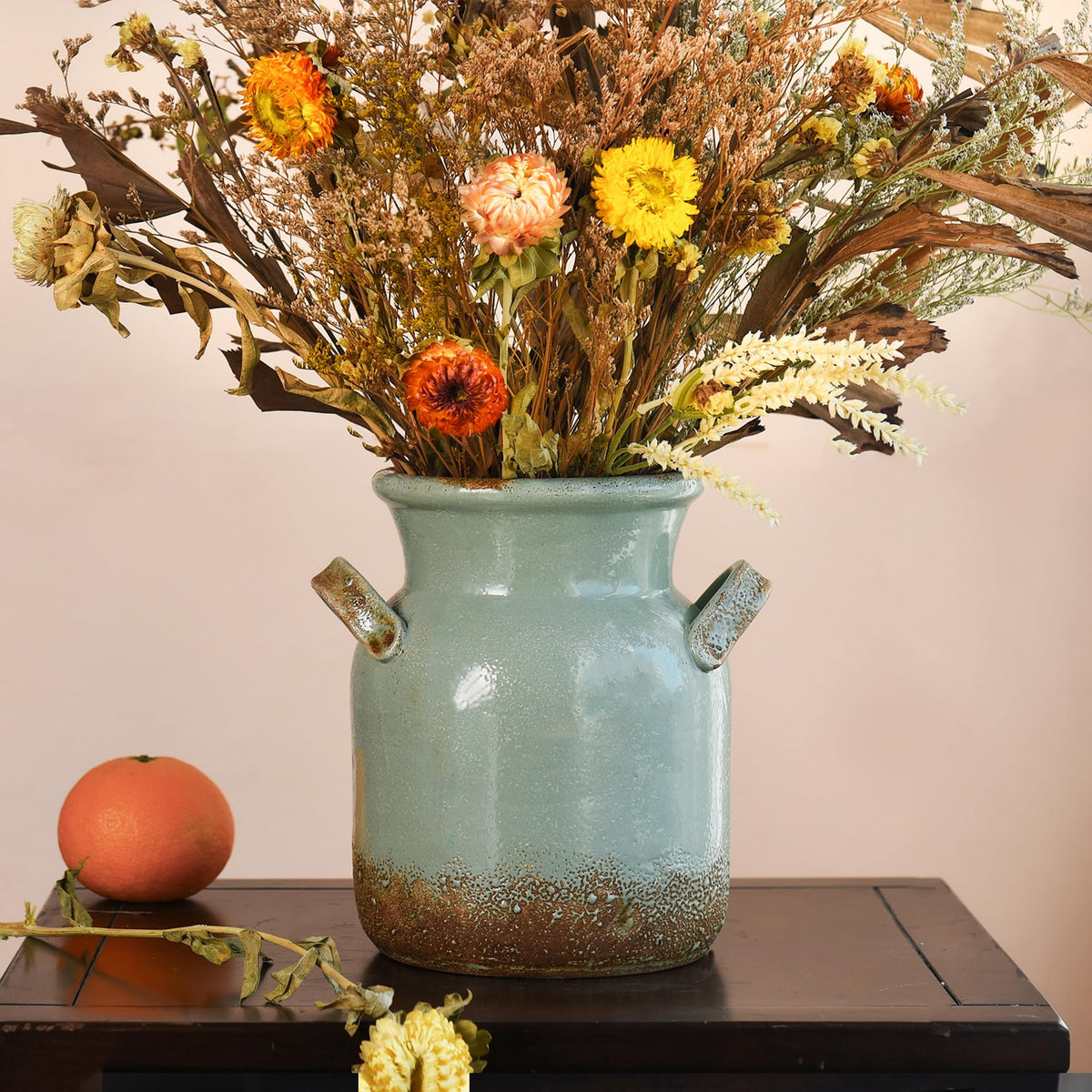 Quoowiit ceramic rustic farmhouse vase front view enhances living room decor