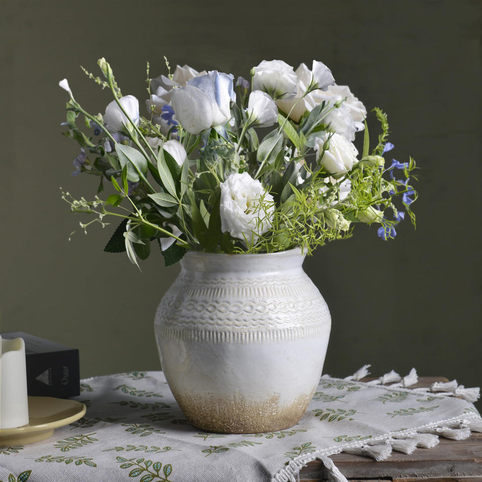 Quoowiit ceramic rustic farmhouse vase with distressed white finish for timeless home decor.