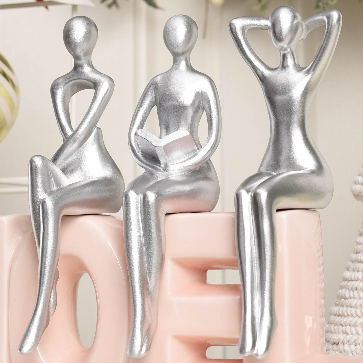 Quoowiit Thinker Statue makes a thoughtful gift for holidays and housewarmings.
