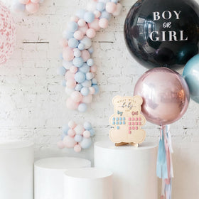 Guest icons show names and votes to create a keepsake.