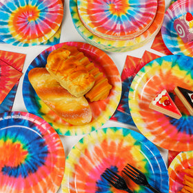 Qyeahkj 50-guest party supplies for birthdays, baby showers, and more.