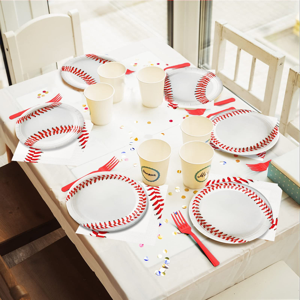 Qyeahkj baseball party scene with matching dinnerware and decor.