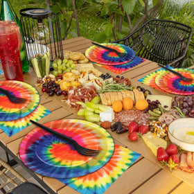 Qyeahkj tie-dye party decor creates a vibrant, memorable ambience.
