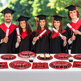 QZYL 2026 red-themed graduation design with caps and confetti for festive tables.