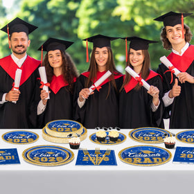 QZYL coordinated blue-gold grad table decor for a unified celebration